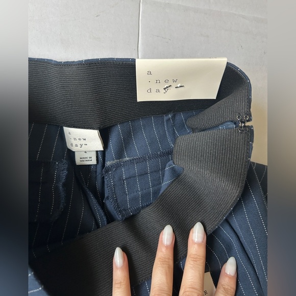 A New Day Women's High Rise Ankle Pants size 4R - Picture 4 of 8